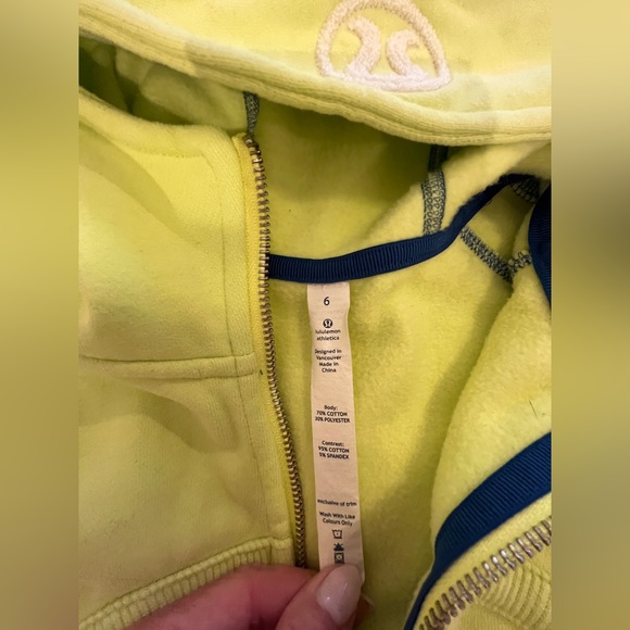 Lululemon scuba full zip size 6 - Picture 3 of 5